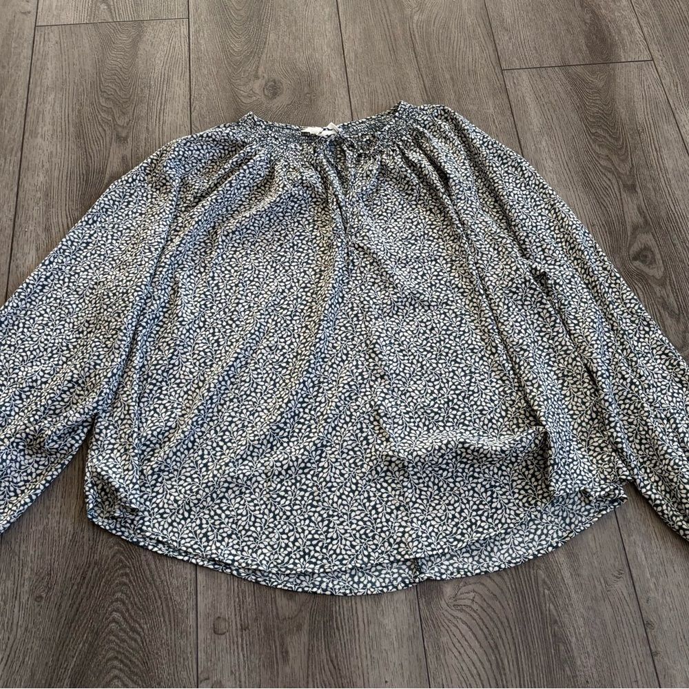 H&M woman’s used blouse in good condition